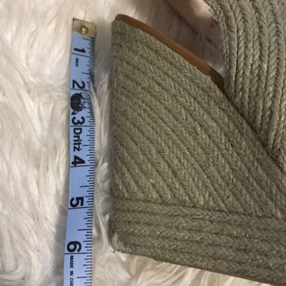 ✨3/$25✨ [boutique 9] Espadrilles Wedges - Picture 4 of 6